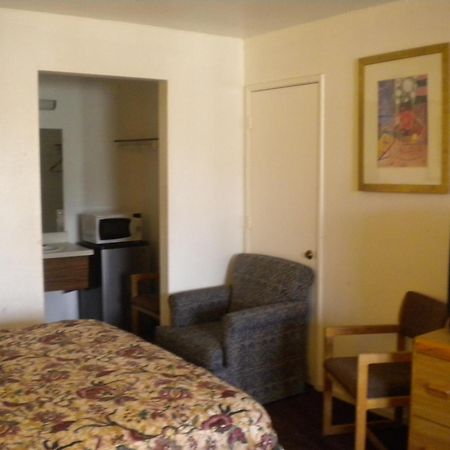 Best Economy Inn & Suites Bakersfield Bilik gambar