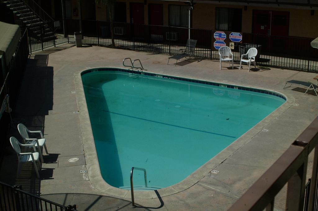 Best Economy Inn & Suites Bakersfield Luaran gambar