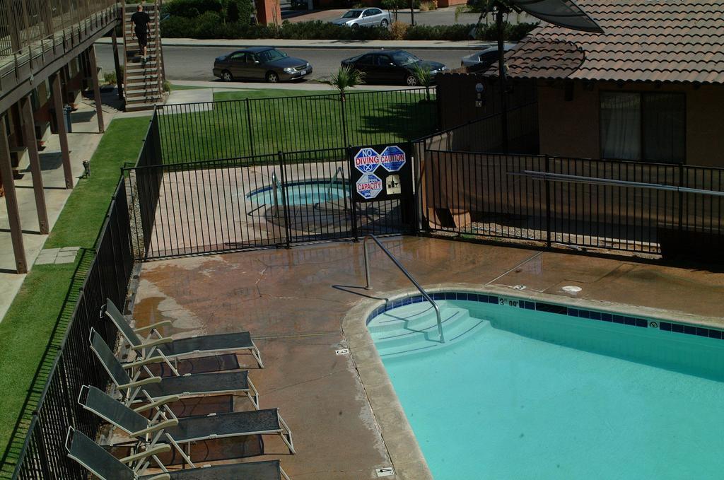 Best Economy Inn & Suites Bakersfield Luaran gambar
