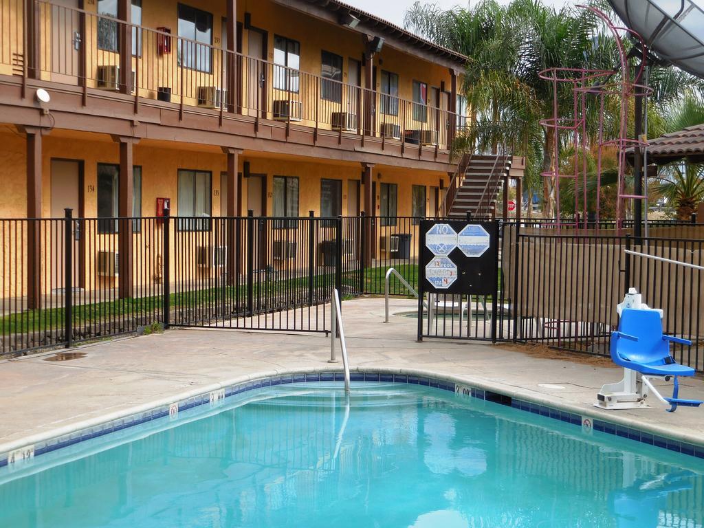 Best Economy Inn & Suites Bakersfield Luaran gambar