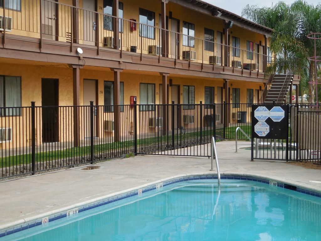 Best Economy Inn & Suites Bakersfield Luaran gambar