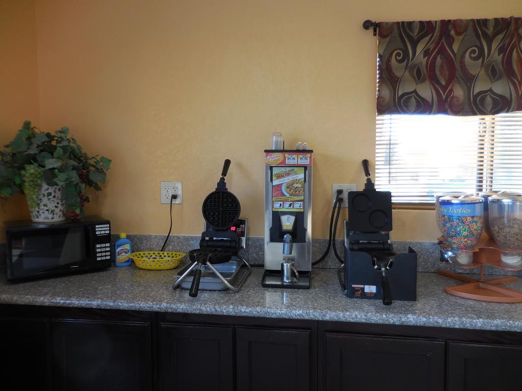 Best Economy Inn & Suites Bakersfield Luaran gambar