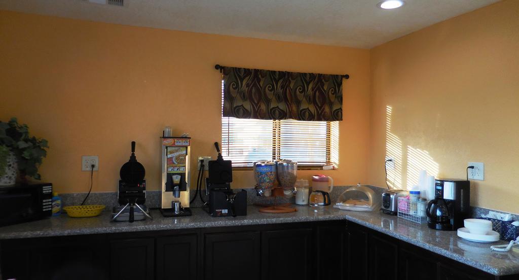 Best Economy Inn & Suites Bakersfield Luaran gambar